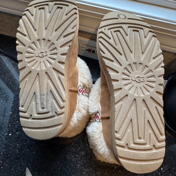 Ugg Tasman braid ultra mini boots in size 8 - Picture 3 of 9